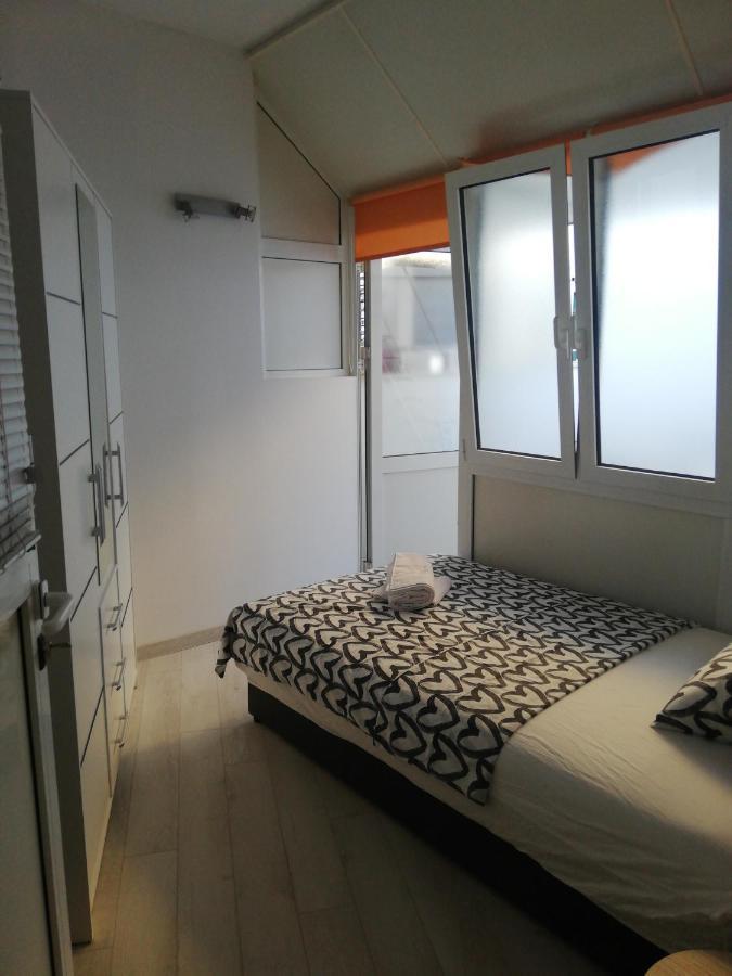 Apartman R&R,3 Room Apartman In The Center シベニク エクステリア 写真