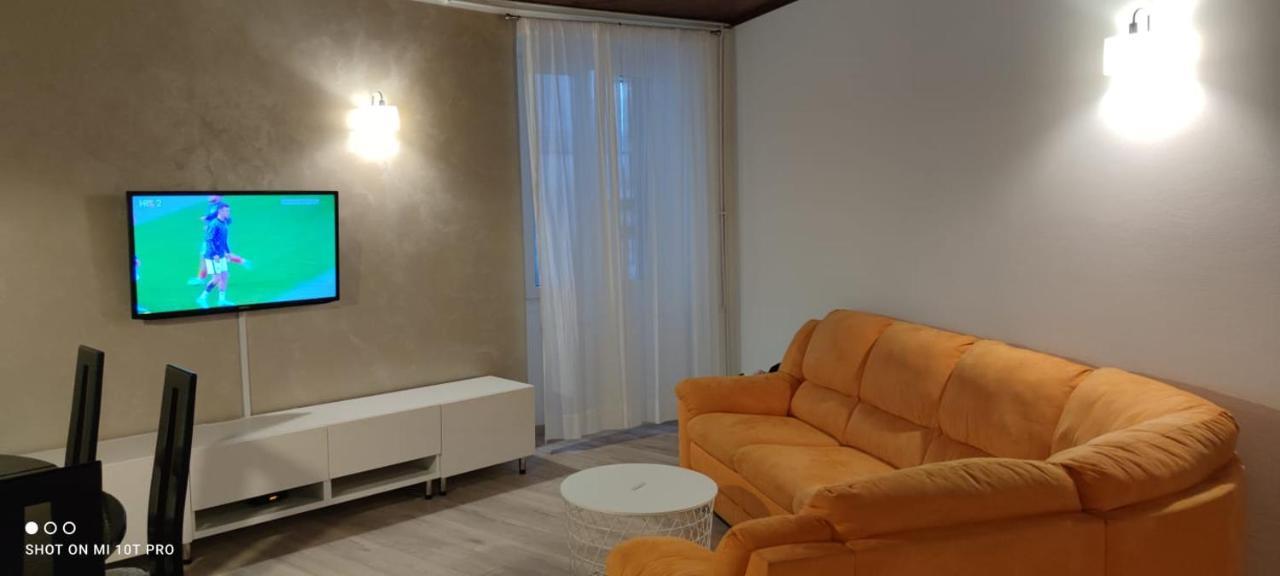 Apartman R&R,3 Room Apartman In The Center シベニク エクステリア 写真