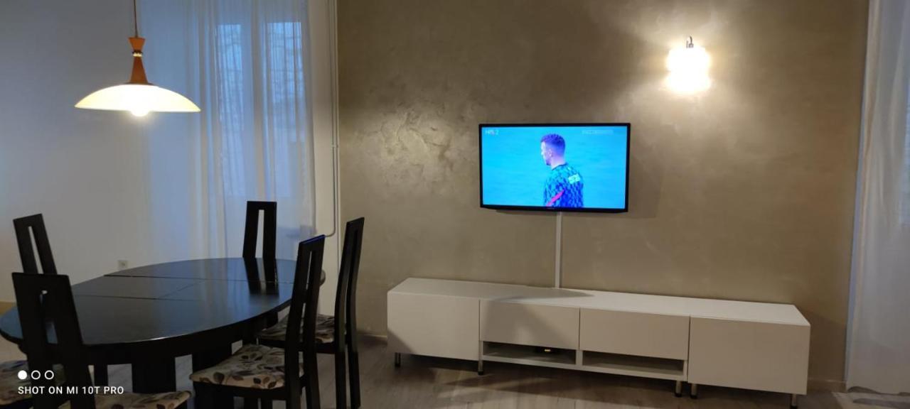 Apartman R&R,3 Room Apartman In The Center シベニク エクステリア 写真