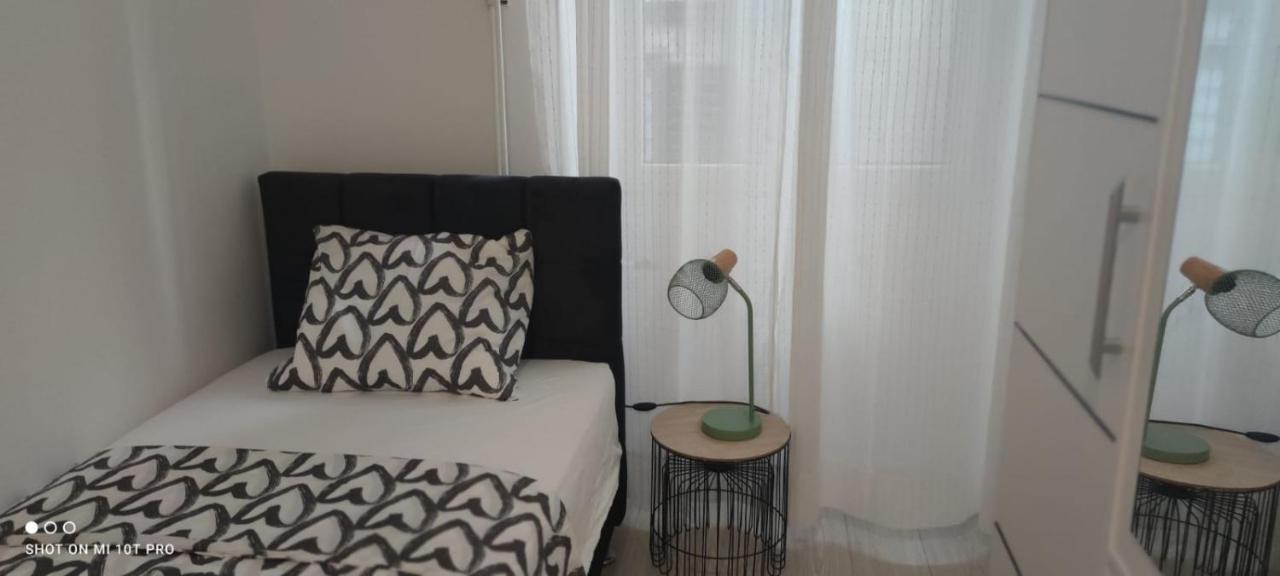 Apartman R&R,3 Room Apartman In The Center シベニク エクステリア 写真