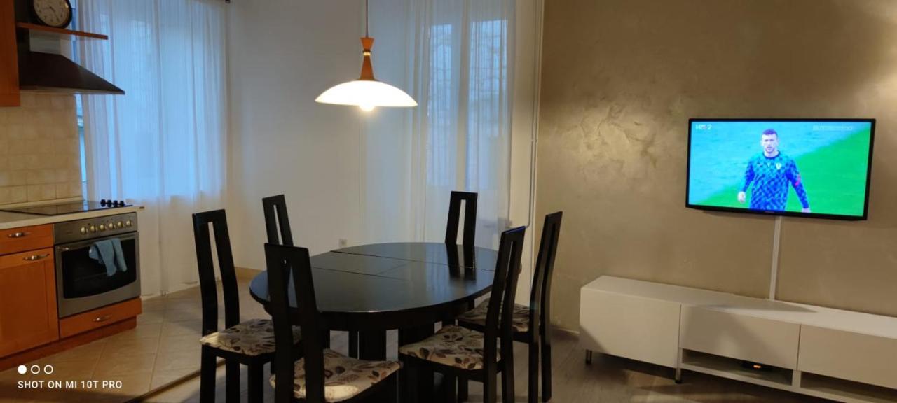 Apartman R&R,3 Room Apartman In The Center シベニク エクステリア 写真