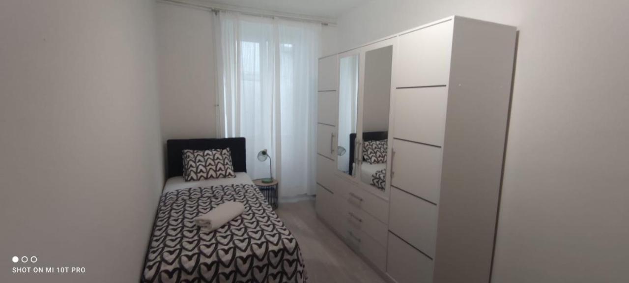 Apartman R&R,3 Room Apartman In The Center シベニク エクステリア 写真